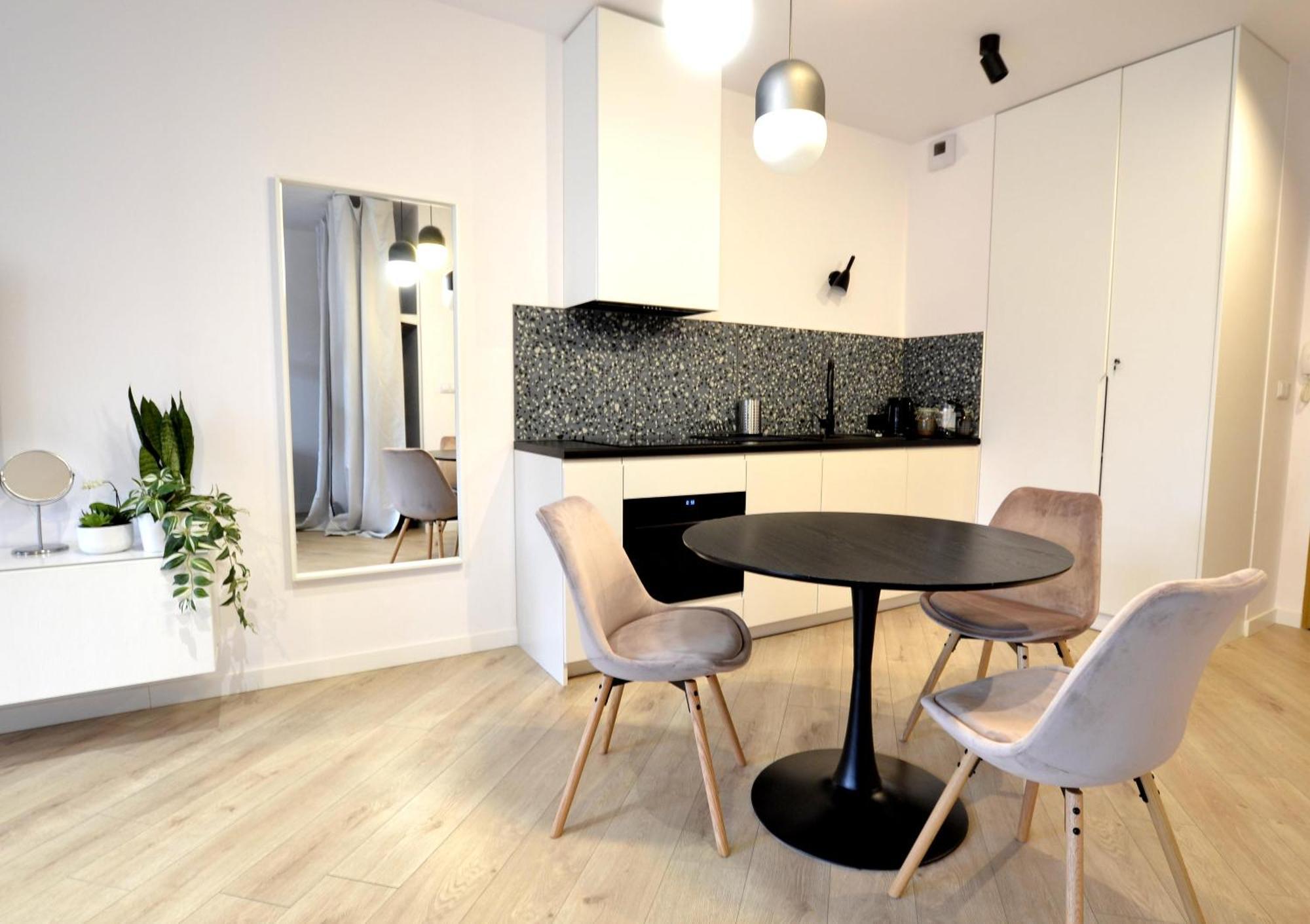 Private Parking, Secure Building - Central Apartments Old Town & Main Station Гданьск Экстерьер фото